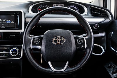 2020 Toyota Sienta 1.5 V