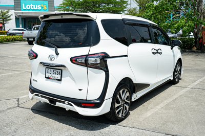2020 Toyota Sienta 1.5 V
