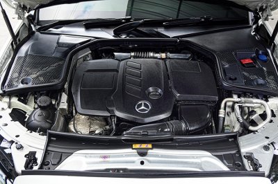 2019 BENZ C220d 2.0 AVANTGARDE W205