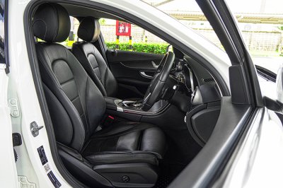2019 BENZ C220d 2.0 AVANTGARDE W205