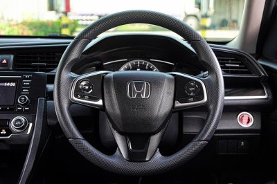 2021 HONDA CIVIC FC 1.8 E