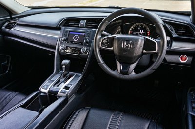 2017 Honda CIVIC 1.8 FC  E Sedan