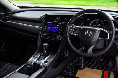 2017 Honda CIVIC 1.8 E