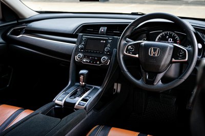 2021 HONDA CIVIC 1.8 E