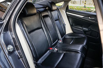 2017 Honda CIVIC 1.8 FC  E Sedan