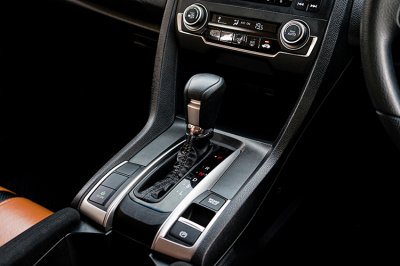 2021 HONDA CIVIC 1.8 E