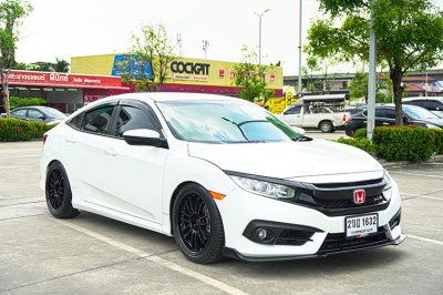 2017 Honda CIVIC 1.8 E