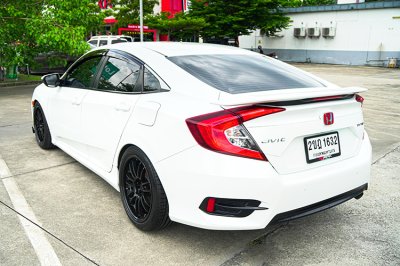 2017 Honda CIVIC 1.8 E