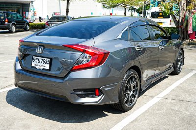 2017 Honda CIVIC 1.8 FC  E Sedan