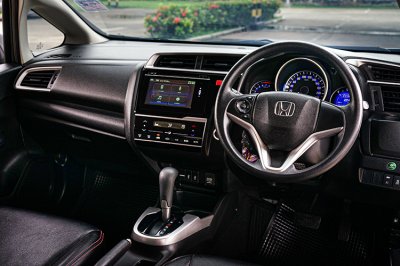 2015 Honda Jazz 1.5 V+ i-VTEC