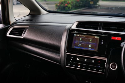 2015 Honda Jazz 1.5 V+ i-VTEC
