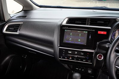 2015 Honda Jazz 1.5 V+ i-VTEC