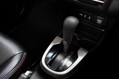 2015 Honda Jazz 1.5 V+ i-VTEC