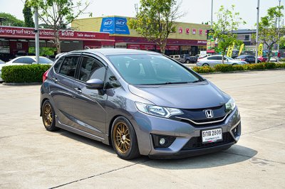 2016 Honda Jazz 1.5 SV i-VTEC Hatchback
