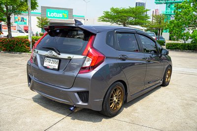 2016 Honda Jazz 1.5 SV i-VTEC Hatchback