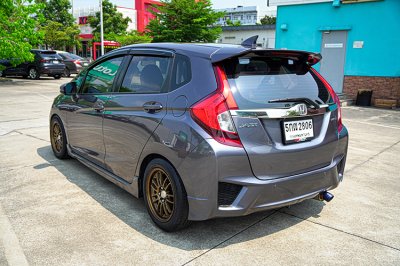 2016 Honda Jazz 1.5 SV i-VTEC Hatchback