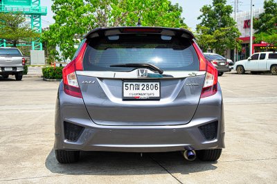 2016 Honda Jazz 1.5 SV i-VTEC Hatchback