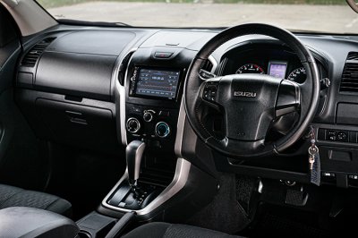 2014 ISUZU D-MAX  2.5 VGS Z-Prestige Navi HI-LANDER SPACECAB