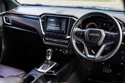 2020 Isuzu D-Max 3.0 Cab-4 Vcross M 4WD