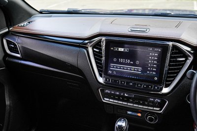 2020 Isuzu D-Max 3.0 Cab-4 Vcross M 4WD