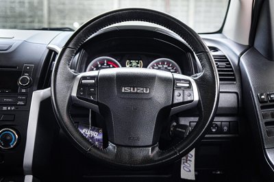 2017 ISUZU D-MAX 1.9 Ddi Z โฉม HI-LANDER CAB-4