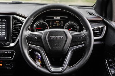 2020 Isuzu D-Max 3.0 Cab-4 Vcross M 4WD