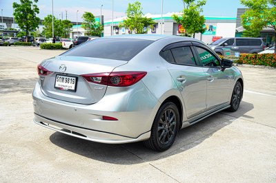 2016 Mazda 3 2.0 (ปี 14-18) E Sedan
