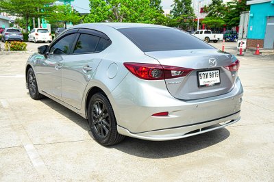 2016 Mazda 3 2.0 (ปี 14-18) E Sedan