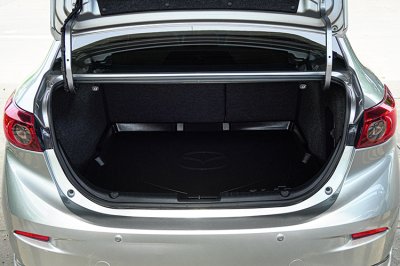 2016 Mazda 3 2.0 (ปี 14-18) E Sedan