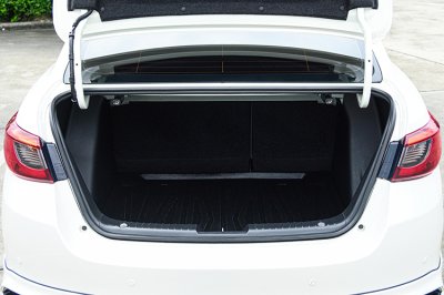 2022 Mazda 2 1.3 S Leather