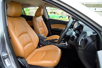 2016 Mazda 3 2.0 (ปี 14-18) E Sedan
