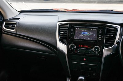 2019 Mitsubishi TRITON 2.4 GLS Plus DOUBLE CAB
