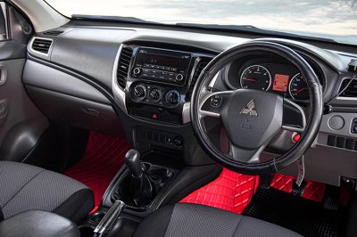 2017 MITSUBISHI TRITON 2.5 GLX MEGA CAB