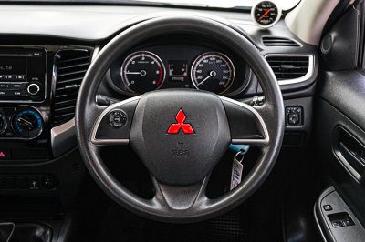 2020 Mitsubishi TRITON 2.5 GLX Mega Cab