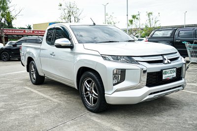 2022 Mitsubishi Triton 2.5 MEGA CAB GLX