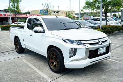 2020 Mitsubishi TRITON 2.5 MEGA CAB GLX