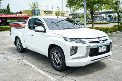 2022 Mitsubishi TRITON 2.5 MEGA CAB GLX