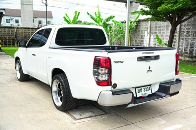 2022 Mitsubishi TRITON 2.5 MEGA CAB GLX