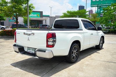 2021 Mitsubishi Triton 2.5 MEGA CAB GLX