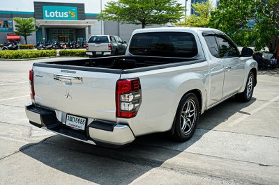 2022 Mitsubishi Triton 2.5 MEGA CAB GLX