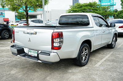 2022 Mitsubishi Triton 2.5 MEGA CAB GLX