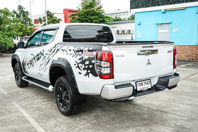 2021 Mitsubishi TRITON 2.4 DOUBLE CAB GLS Plus