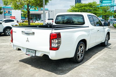 2020 Mitsubishi TRITON 2.5 GLX Mega Cab