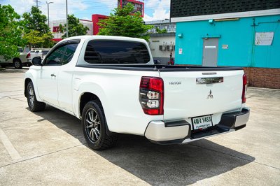 2021 Mitsubishi Triton 2.5 MEGA CAB GLX