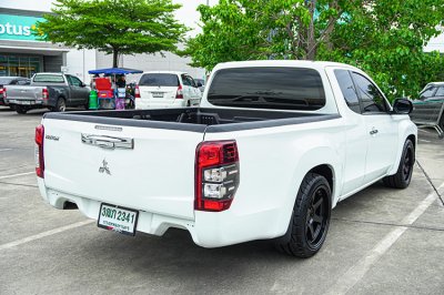 2020 Mitsubishi TRITON 2.5 MEGA CAB GLX