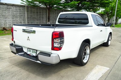 2022 Mitsubishi TRITON 2.5 MEGA CAB GLX