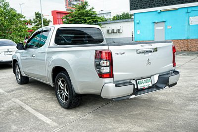 2022 Mitsubishi Triton 2.5 MEGA CAB GLX