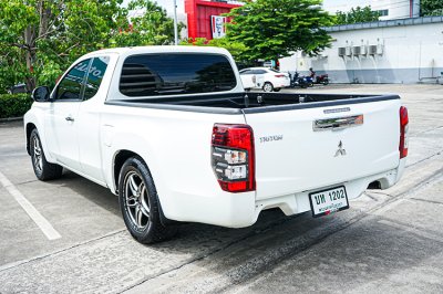 2022 Mitsubishi TRITON 2.5 MEGA CAB GLX