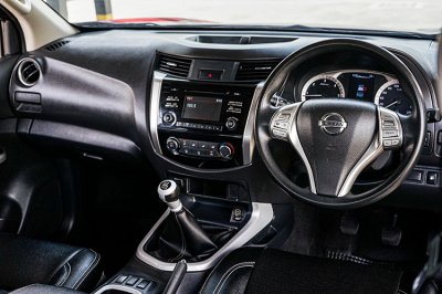 2019 NISSAN NAVARA NP300 2.5 E DOUBLE CAB CALIBRE