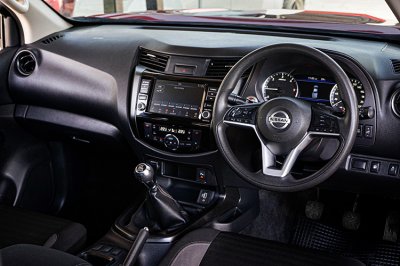 2024 NISSAN NAVARA 2.3 E MT KING CAB CALIBRE